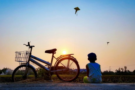 Nhìn cuộc sống như một phi hành gia: Góc nhìn khách quan từ xa