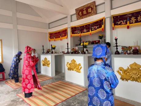 họ Mai làng Phương Lang, Hải Lăng , Quảng Trị ( phía Nam) đã tổ chức lễ giỗ Ngài thuỷ tổ Họ Mai.